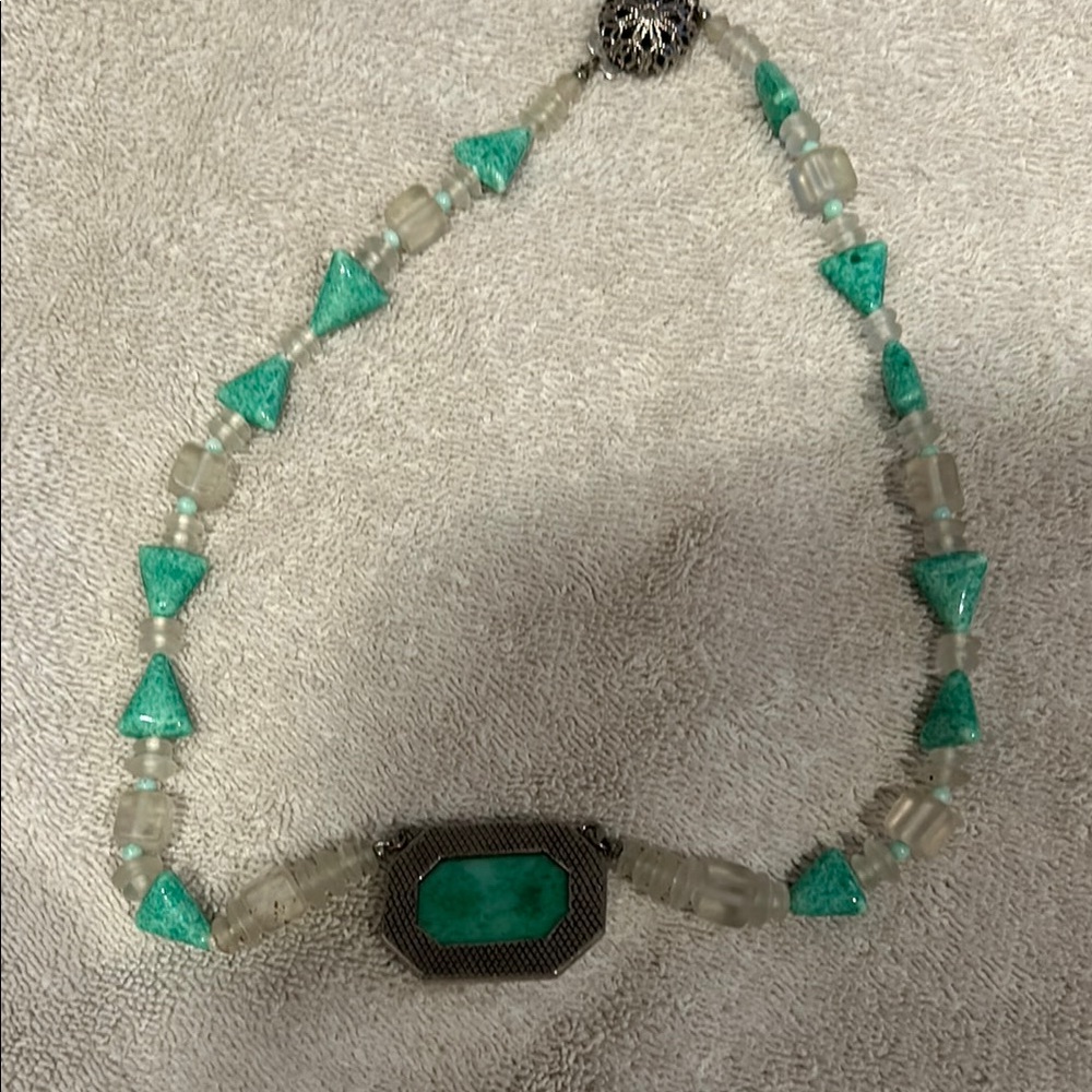 Vintage Peking satin green glass art deco necklace